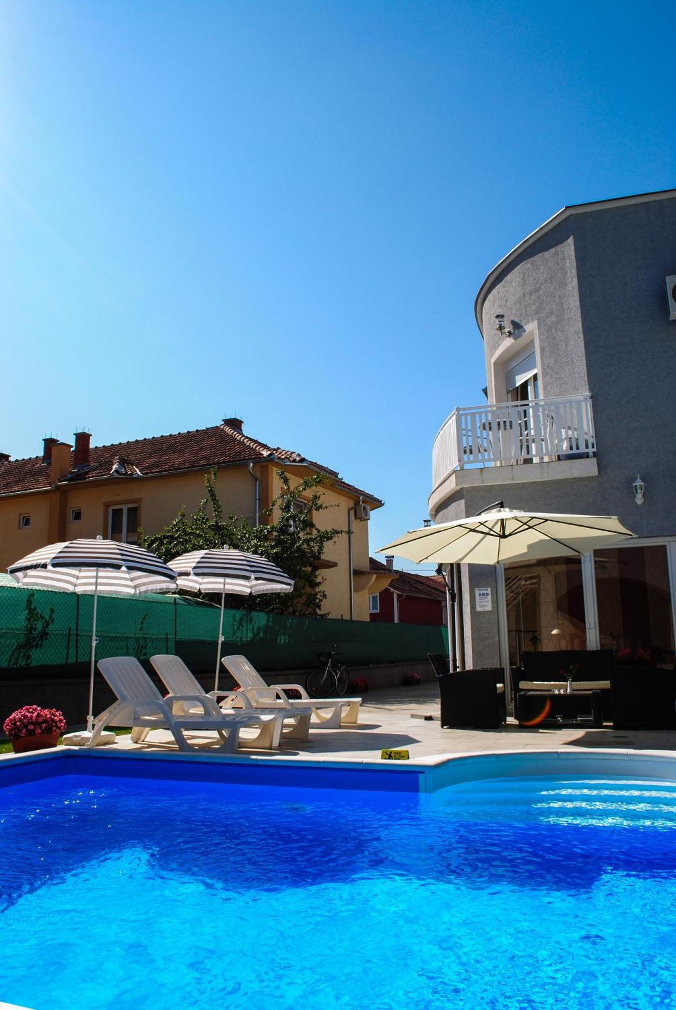 Vila Delux Νεγκοτίν Εξωτερικό φωτογραφία