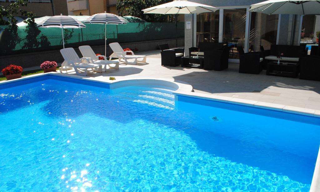 Vila Delux Νεγκοτίν Εξωτερικό φωτογραφία